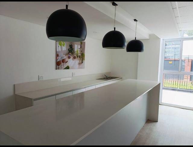 BUSINESS PROPERTY TO RENT IN BRYANSTON